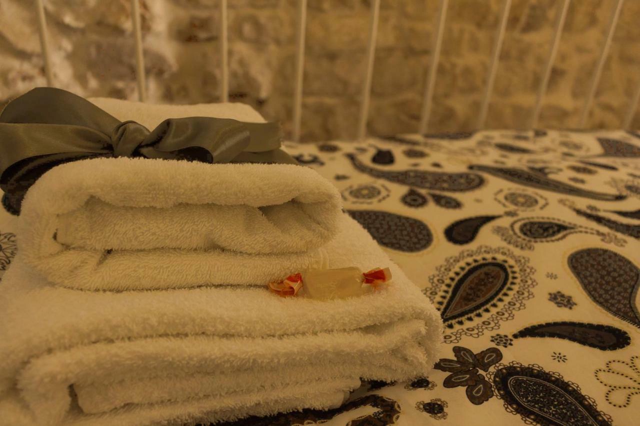 Il Sottano Del Conte Hotel Конверсано Екстериор снимка